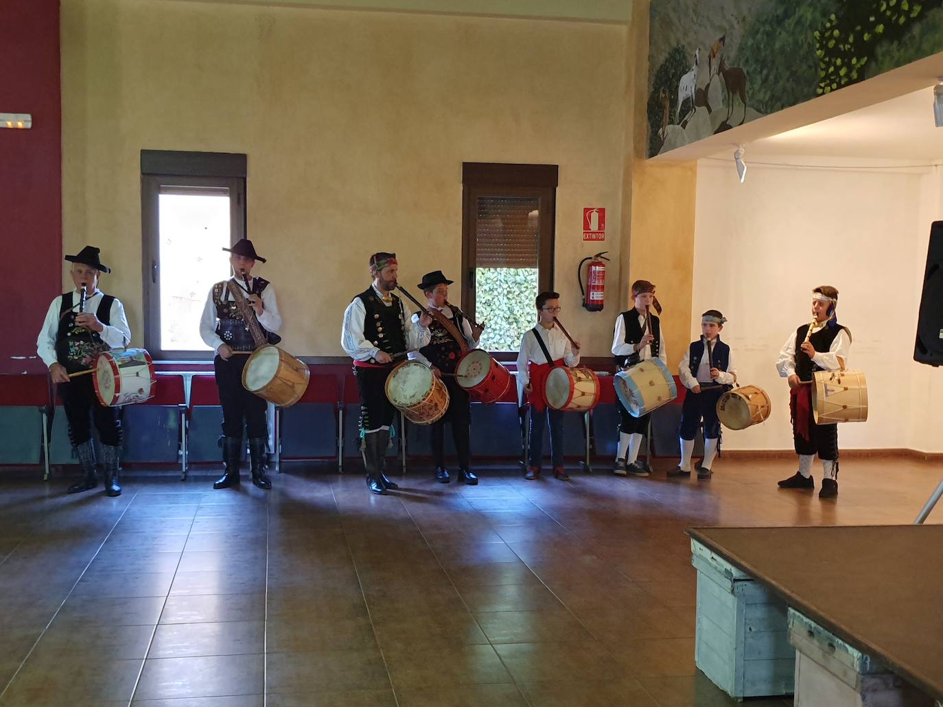 Festival folclórico cierra las fiestas en San Miguel de Valero