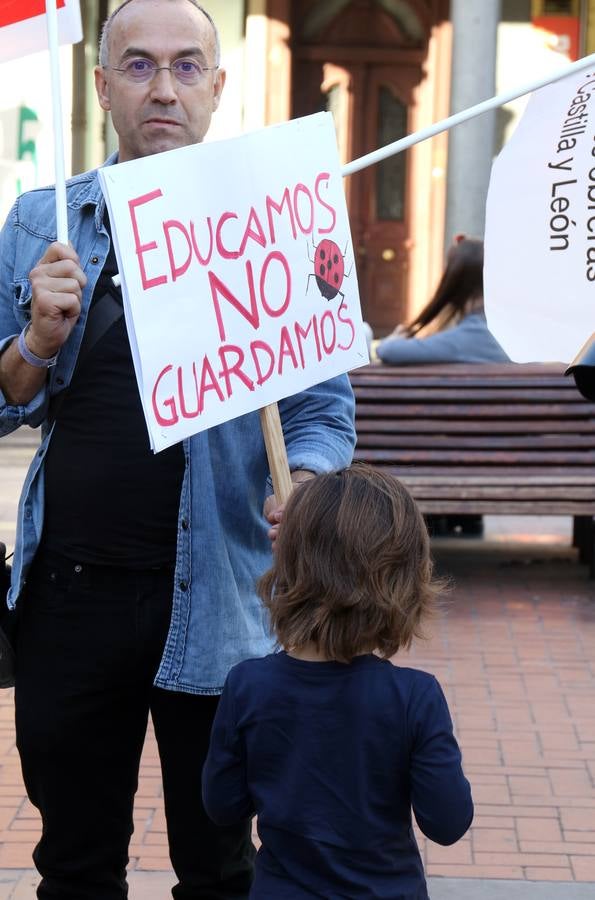 Reivindican su labor bajo el lema «educamos, no guardamos»