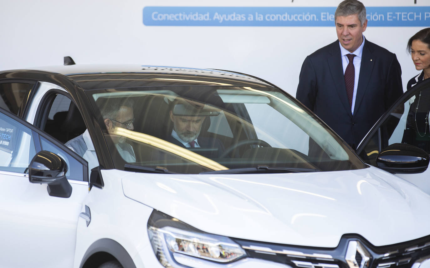 Fotos: El Rey Felipe VI visita la factoría de carrocería y montaje de Renault Valladolid