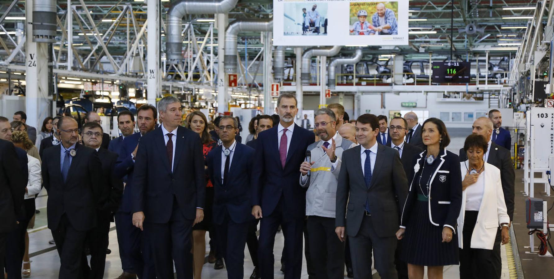 Fotos: El Rey Felipe VI visita la factoría de carrocería y montaje de Renault Valladolid