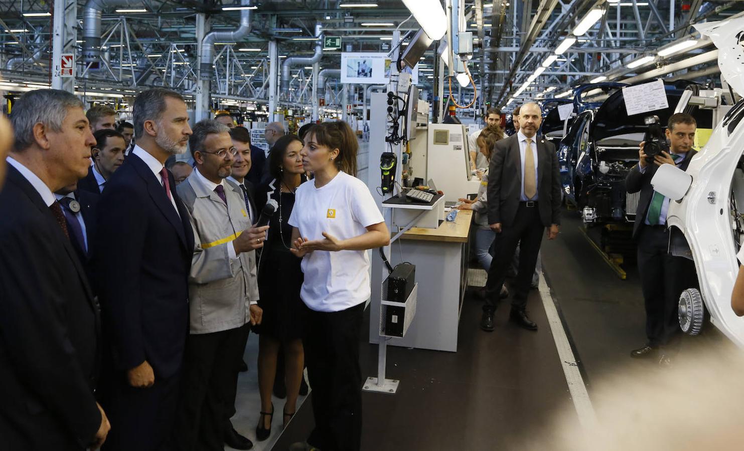 Fotos: El Rey Felipe VI visita la factoría de carrocería y montaje de Renault Valladolid