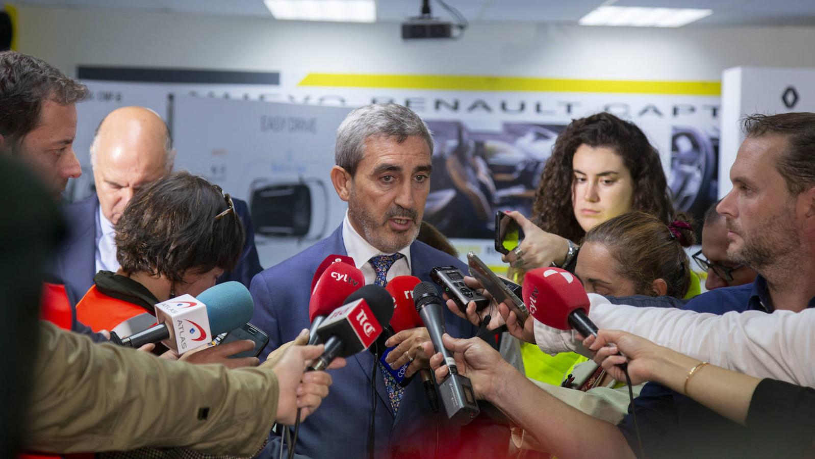 Fotos: El Rey Felipe VI visita la factoría de carrocería y montaje de Renault Valladolid
