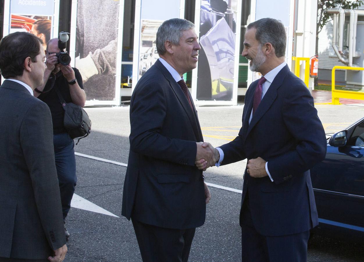 Fotos: El Rey Felipe VI visita la factoría de carrocería y montaje de Renault Valladolid