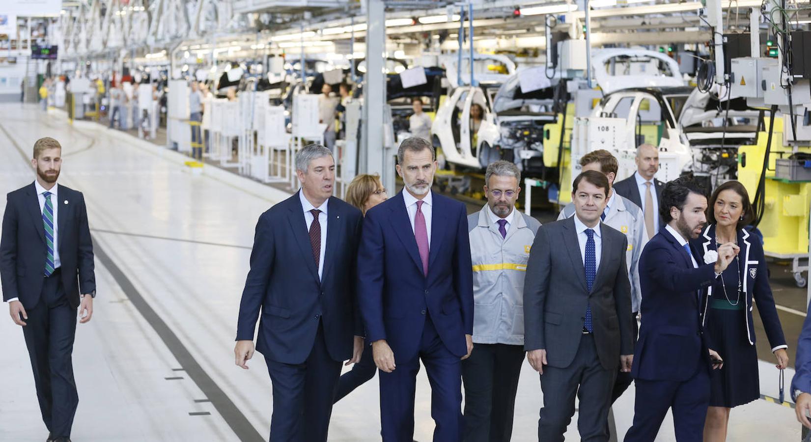 Fotos: El Rey Felipe VI visita la factoría de carrocería y montaje de Renault Valladolid