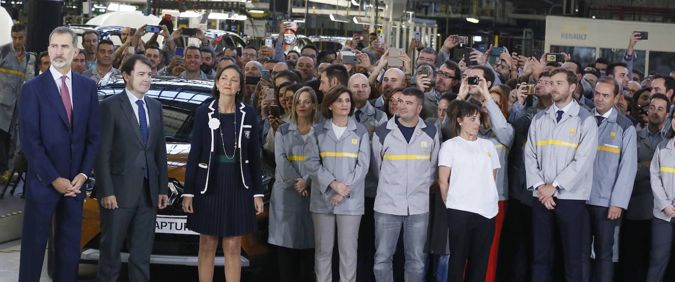 Fotos: El Rey Felipe VI visita la factoría de carrocería y montaje de Renault Valladolid