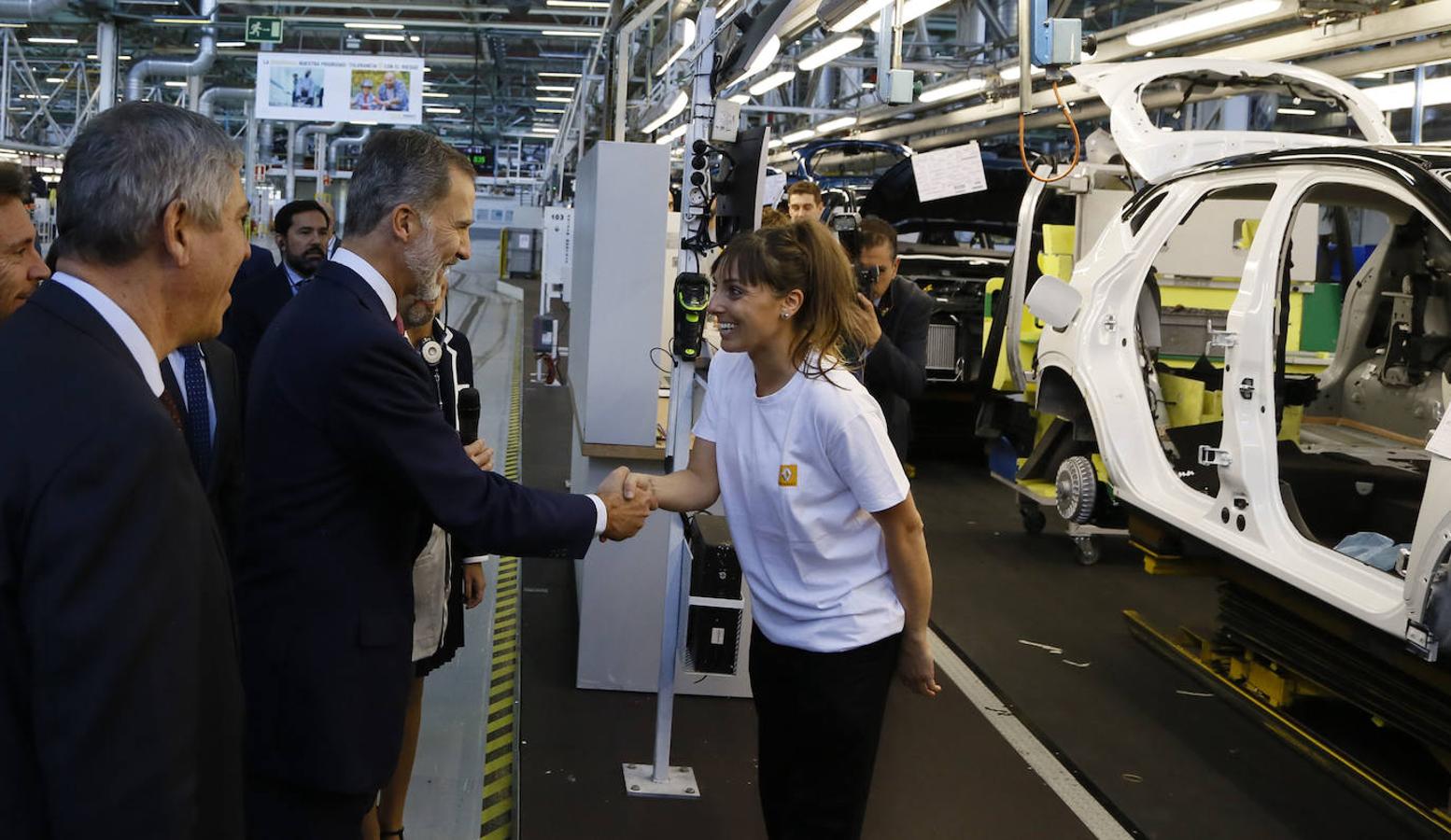 Fotos: El Rey Felipe VI visita la factoría de carrocería y montaje de Renault Valladolid