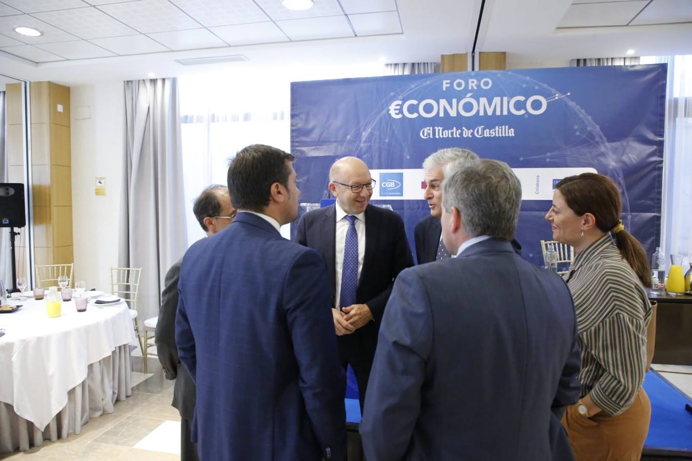 Fotos: Suárez Illana abre el Foro Económico en Salamanca