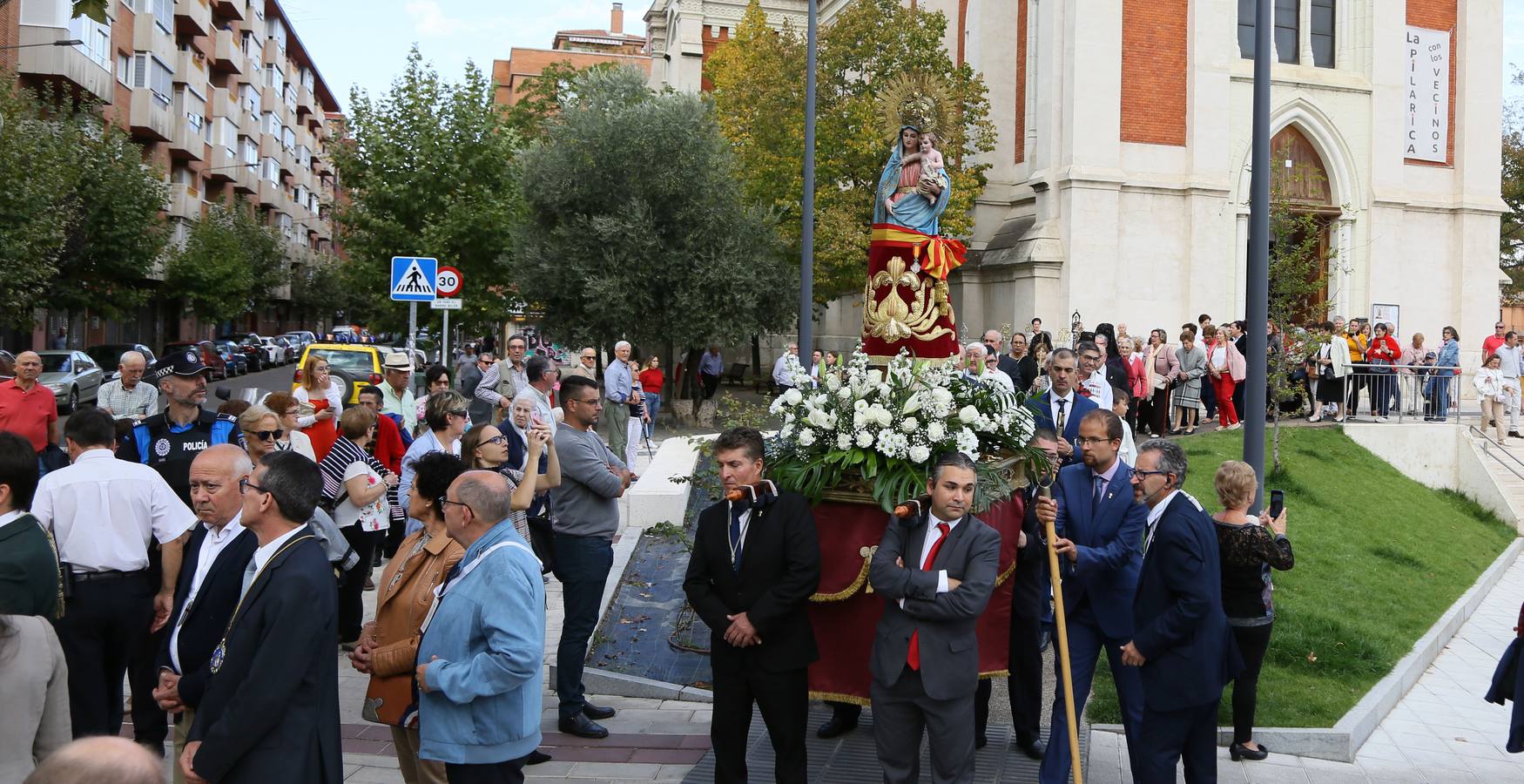 Fotos: Procesión de la Virgen del Pilar en el barrio de La Pilarica