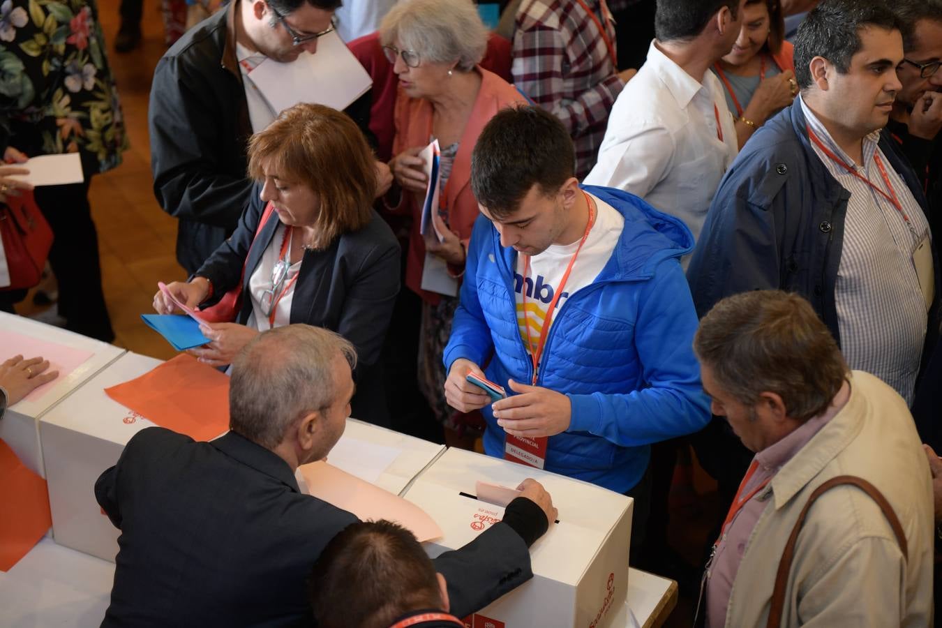 Escarda consigue el apoyo del 94% de los votos para su nueva ejecutiva, que mantiene como pilares fuertes a Raquel Alonso (Organización) y a Francisco Ferreira (Política Municipal), ambos de la anterior dirección 