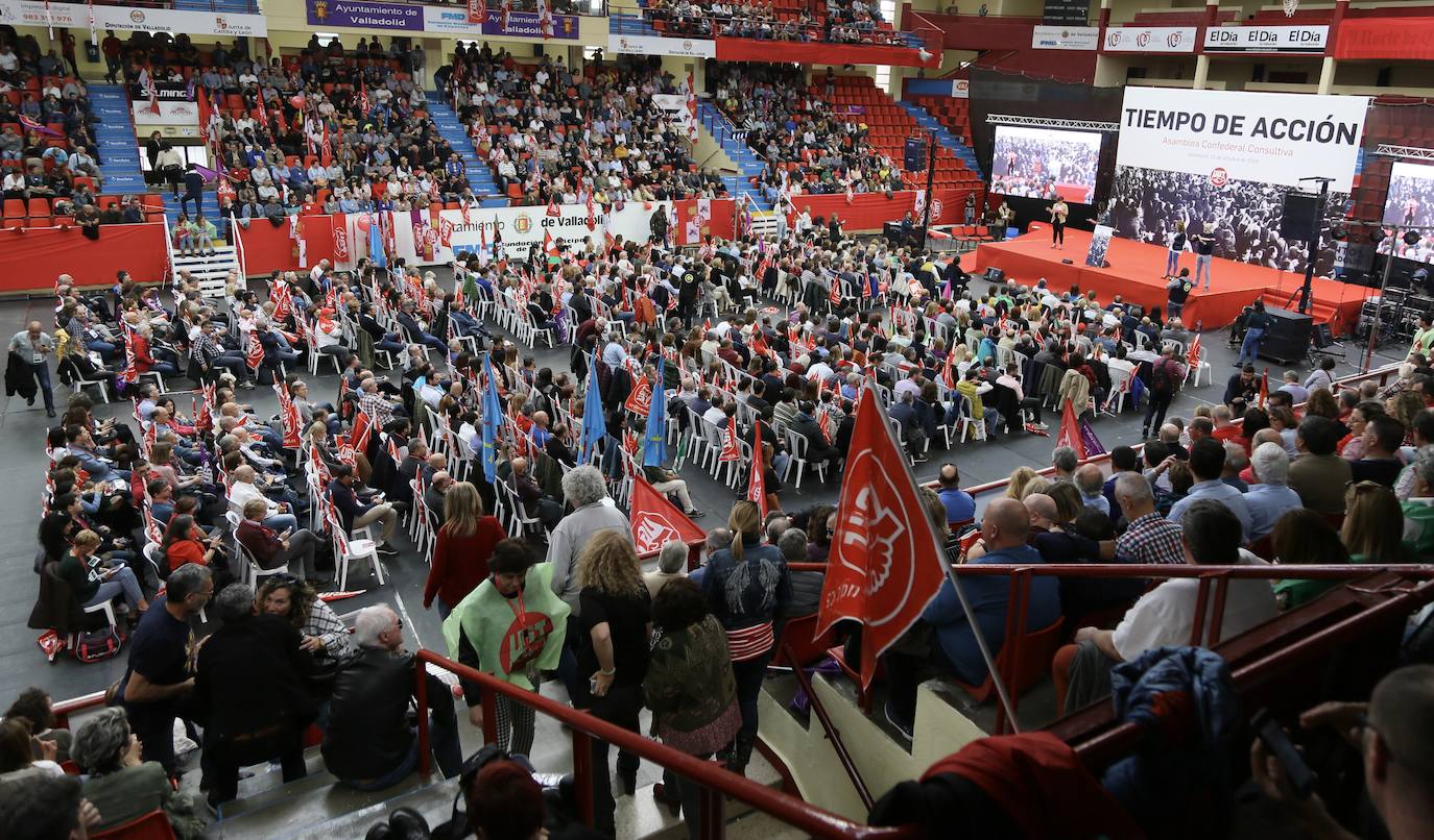 2.400 delegados sindicales de UGT de toda España se dan cita en el Polideportivo Huerta del Rey de Valladolid. 