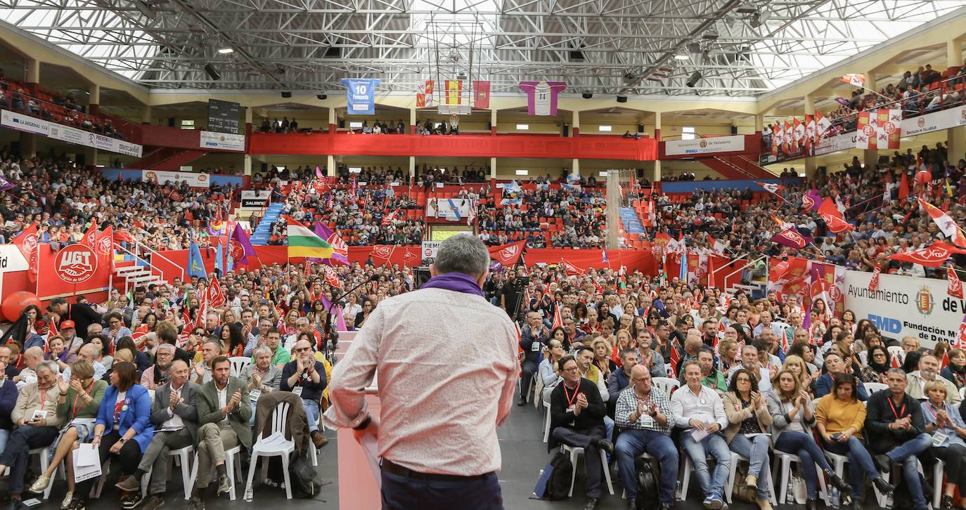 2.400 delegados sindicales de UGT de toda España se dan cita en el Polideportivo Huerta del Rey de Valladolid. 