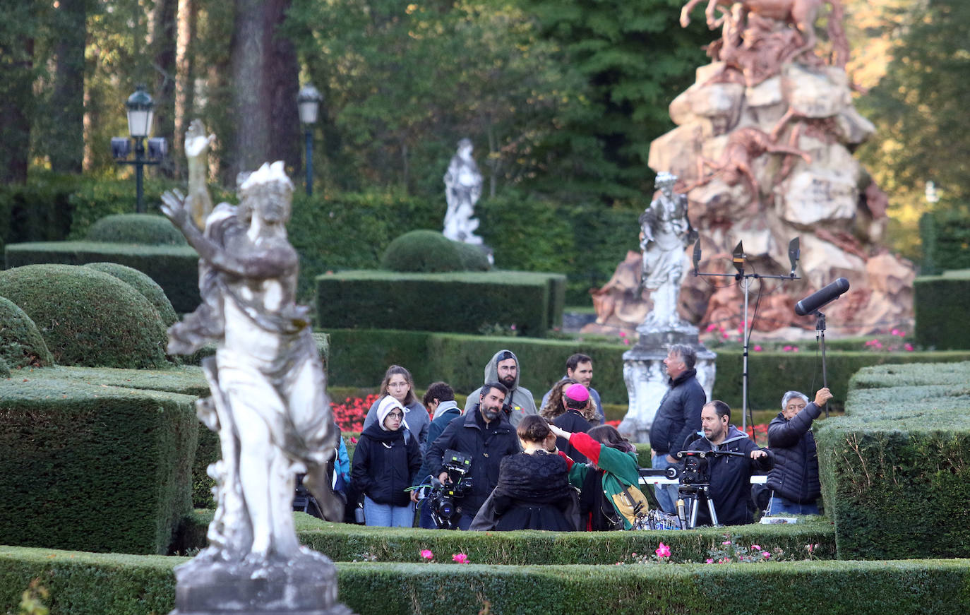 Los jardines y el Palacio de La Granja son el escenario de la película dirigida por Pablo Moreno.ANTONIO DE TORRE