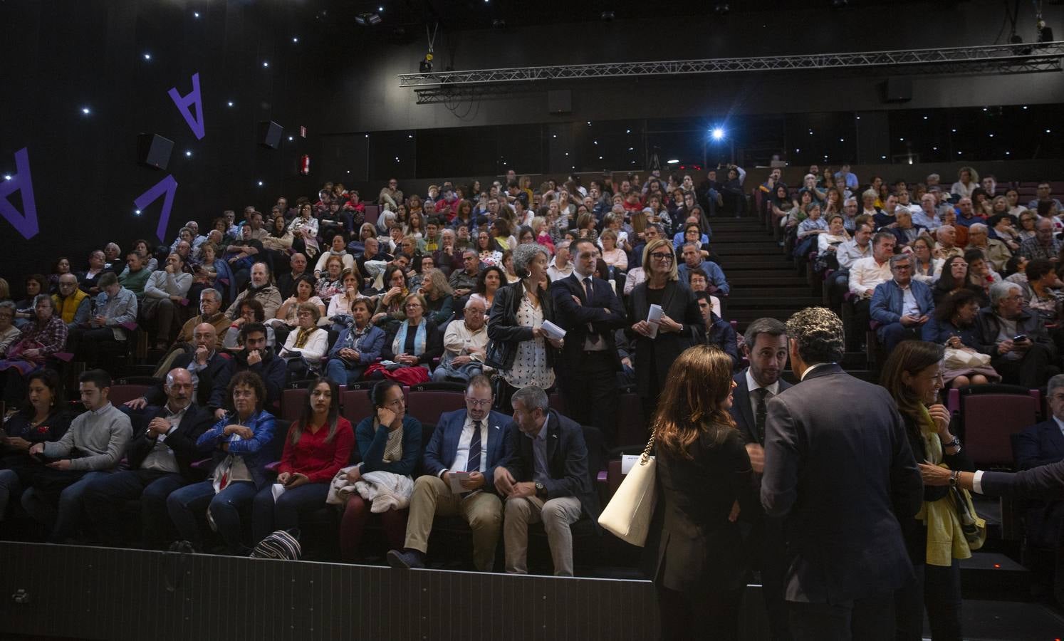 Fotos: Conferencia del actor Jesús Vidal organizada por Unicaja Banco en Valladolid