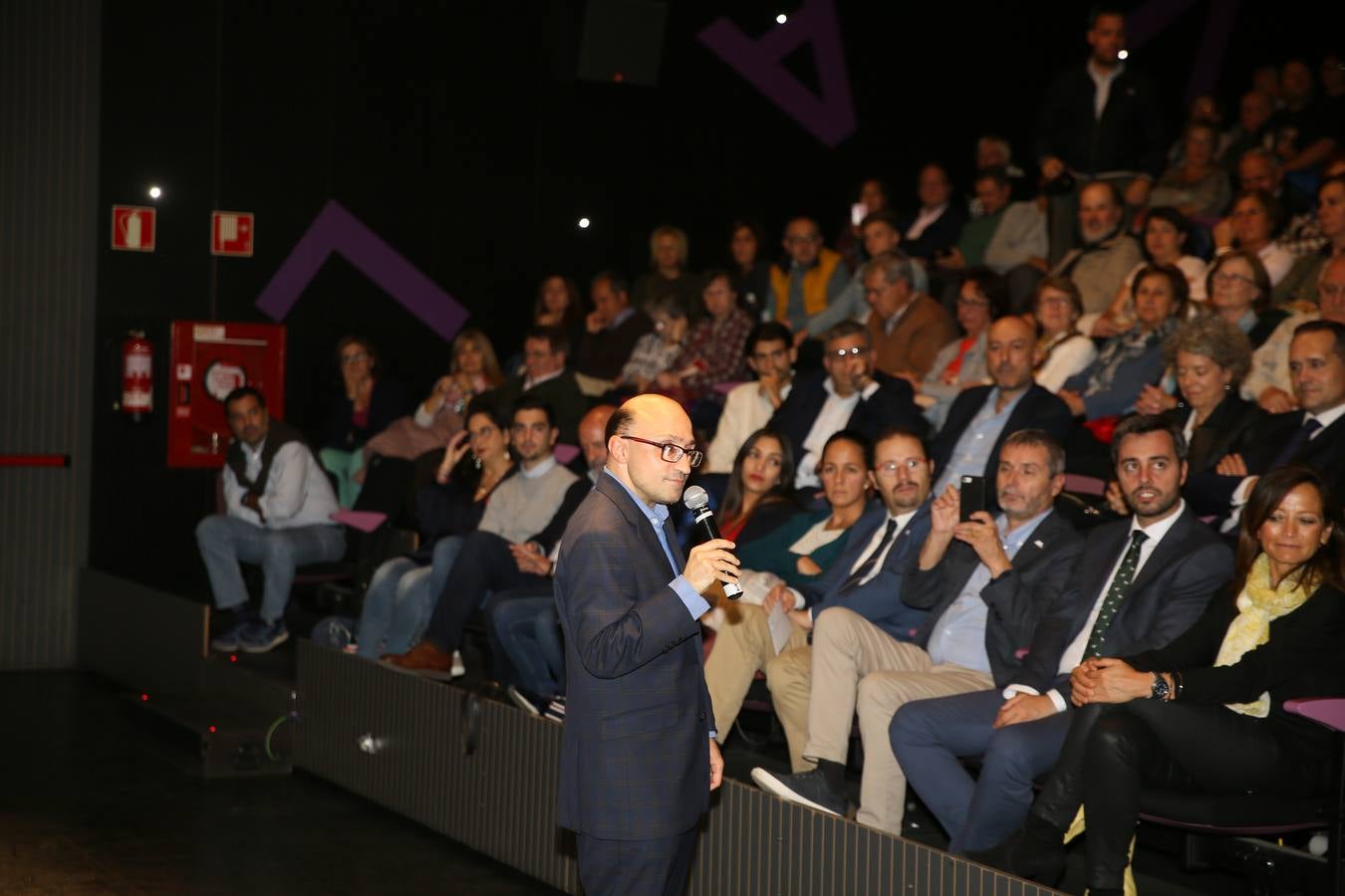 Fotos: Conferencia del actor Jesús Vidal organizada por Unicaja Banco en Valladolid