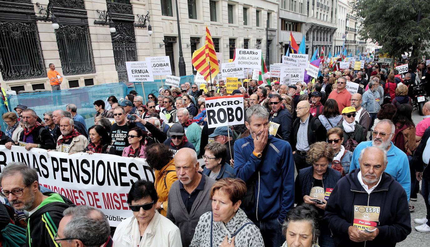 Fotos: La manifestación de los pensionistas, en imáganes