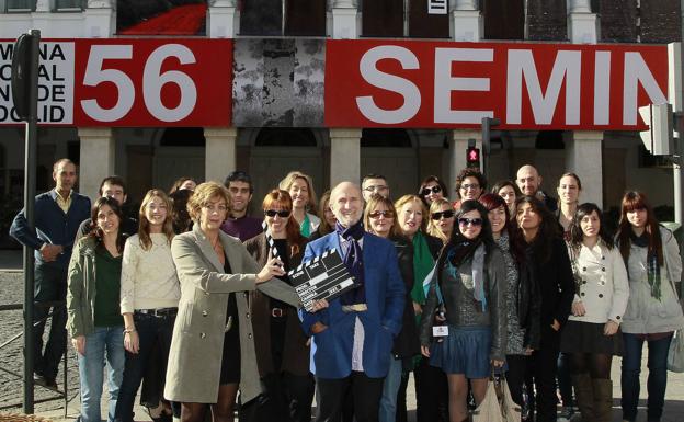 El equipo de la Seminci de 2011, con Sandra Bensadón (claqueta), Luisa Carbajosa, Javier Angulo y Dennise O'Keeffe a la cabeza. 