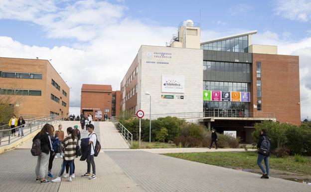 Campus Miguel Delibes, con el edificio del Parque Científico a la derecha. 