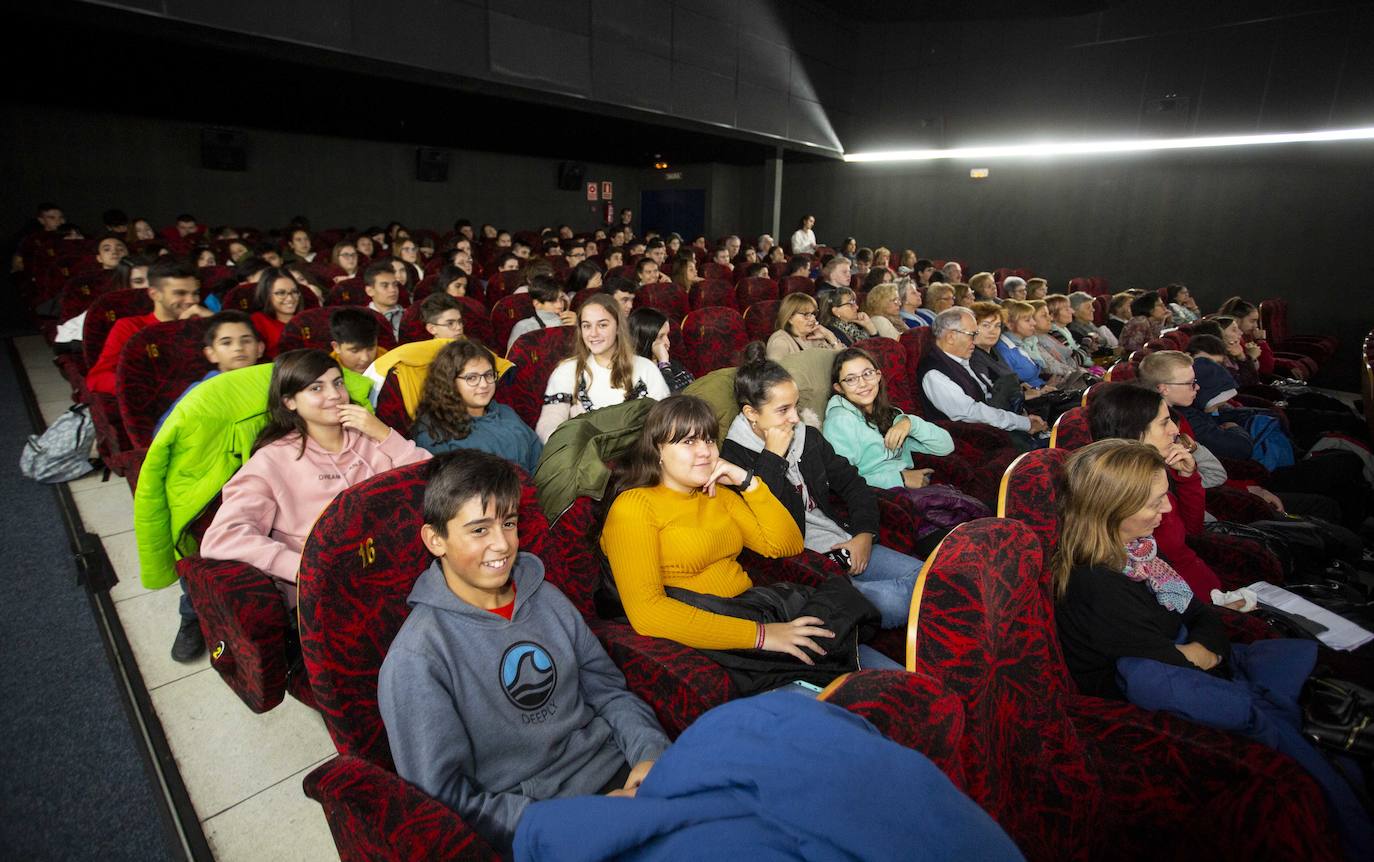 El director Salvador Simó ha presentado la película a adolescentes de varios institutos este martes 22 de octubre, dentro del ciclo joven de la Semana Internacional de Cine de Valladolid.