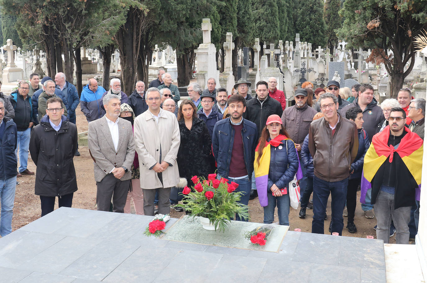 Decenas de personas se han dado cita este jueves en el cementerio del Carmen de Valladolid