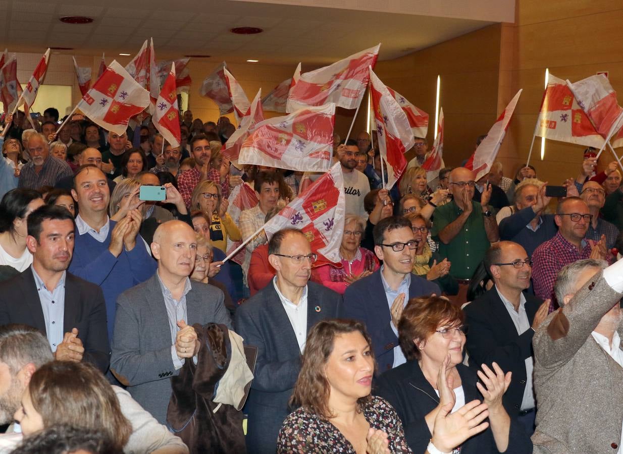 Fotos: Carmen Calvo participa en un acto del PSOE en Valladolid