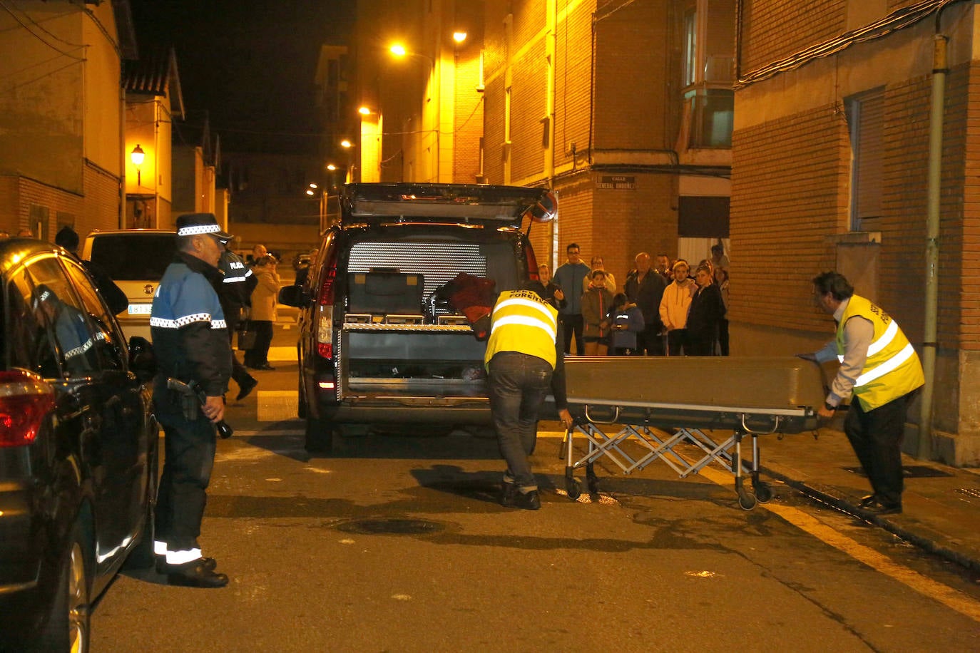 Detenido por violencia de género el excompañero de una joven que vive en el edificio de Palencia incendiado