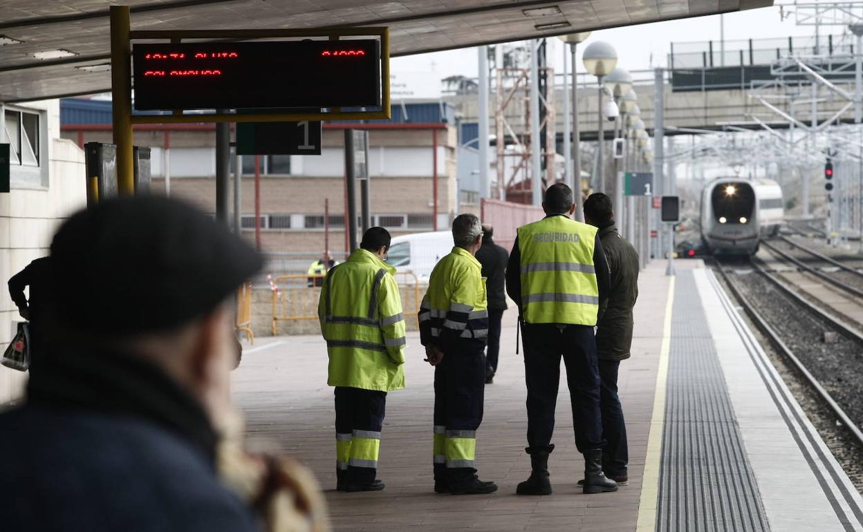 UPL insiste en mantener y mejorar la línea entre Salamanca y Ávila.