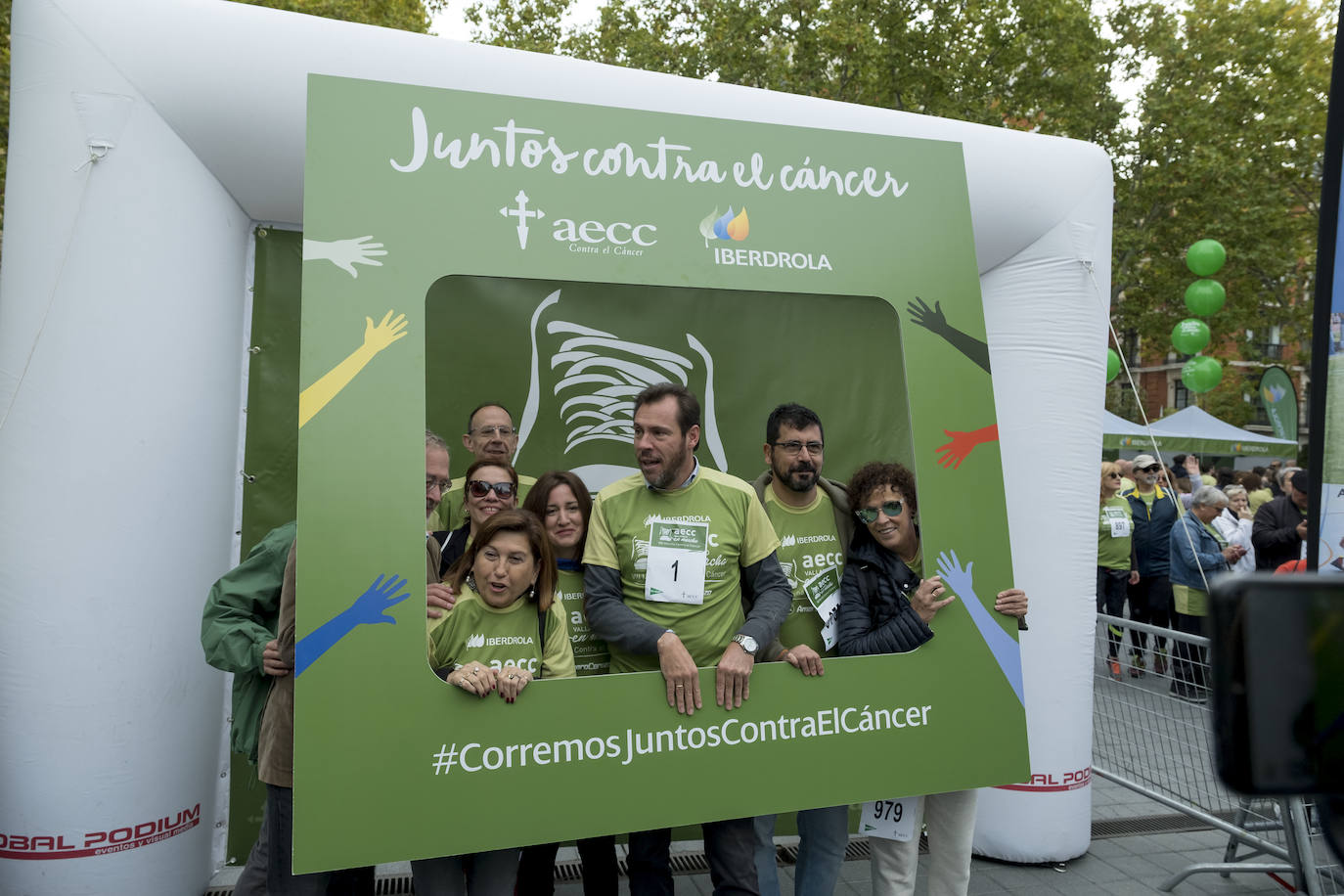 Participantes de la marcha contra el cáncer. 