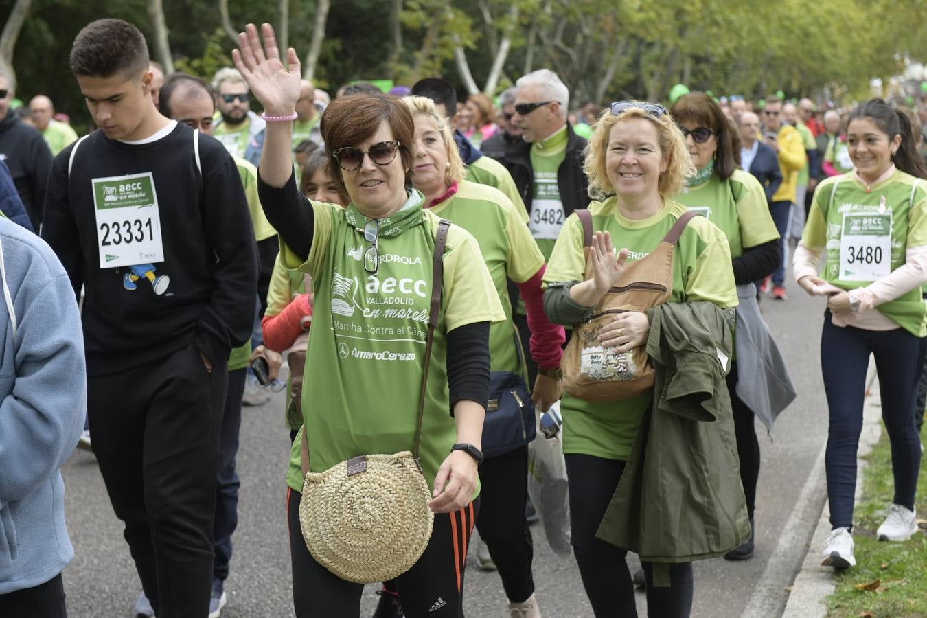 Participantes de la marcha contra el cáncer. 