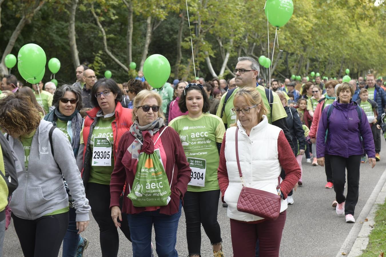 Participantes de la marcha contra el cáncer. 