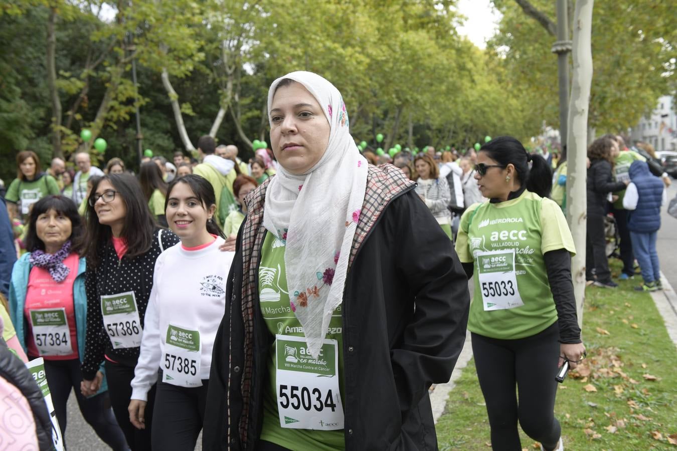 Participantes de la marcha contra el cáncer. 