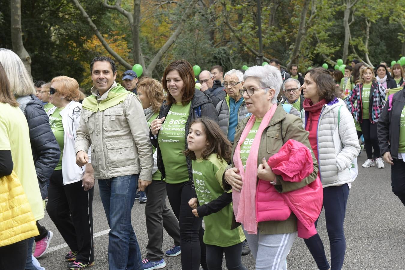 Participantes de la marcha contra el cáncer. 