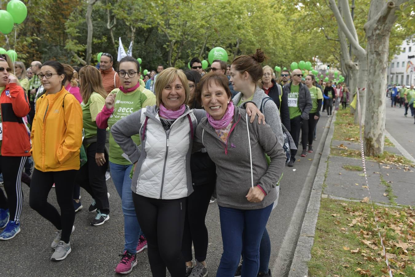 Participantes de la marcha contra el cáncer. 