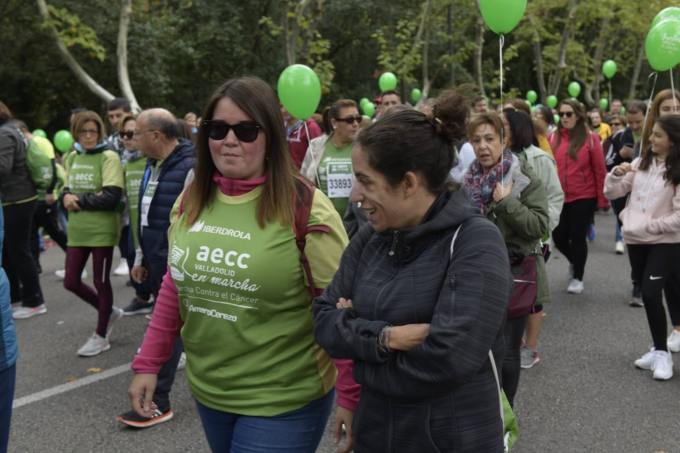 Participantes de la marcha contra el cáncer. 