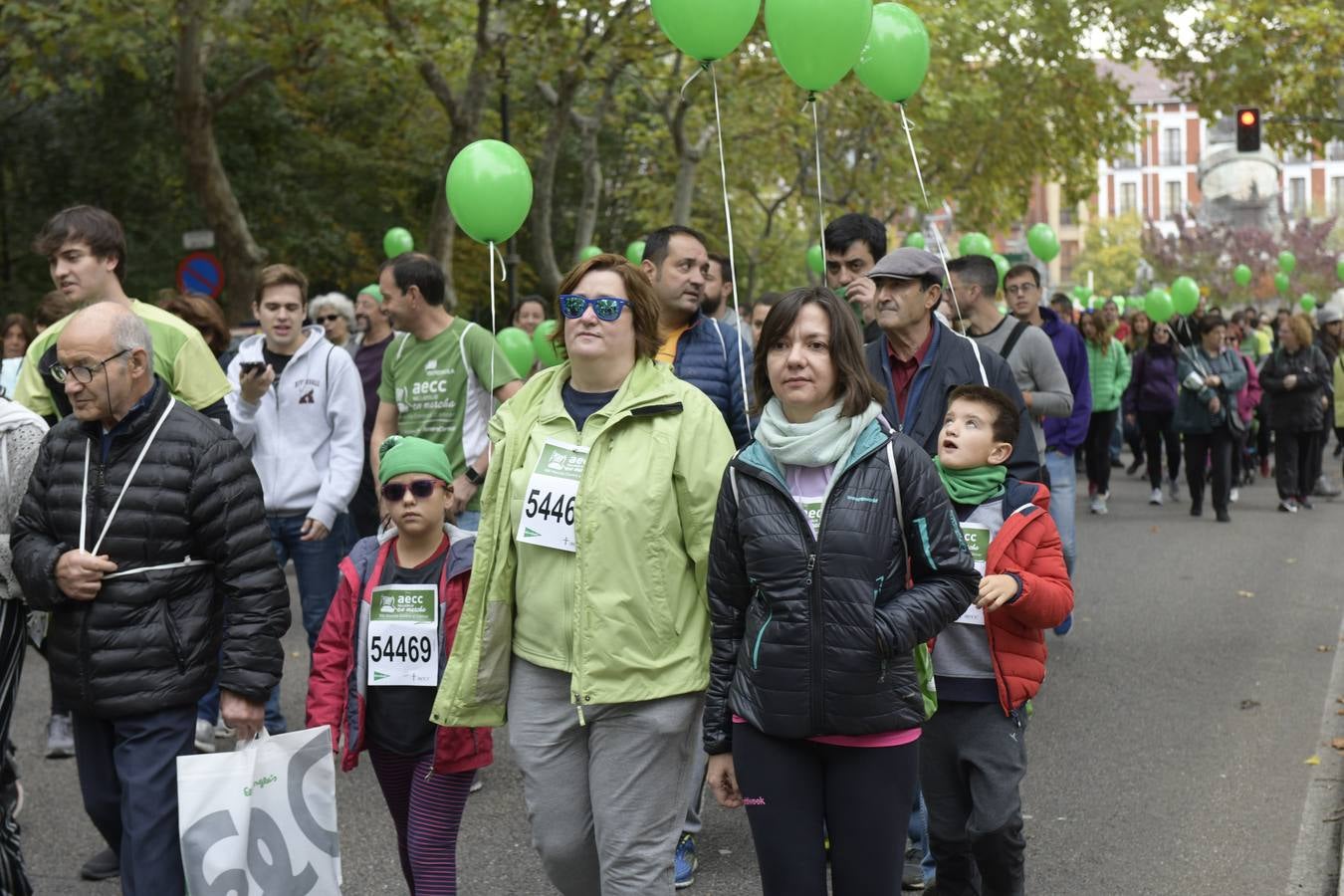 Participantes de la marcha contra el cáncer. 