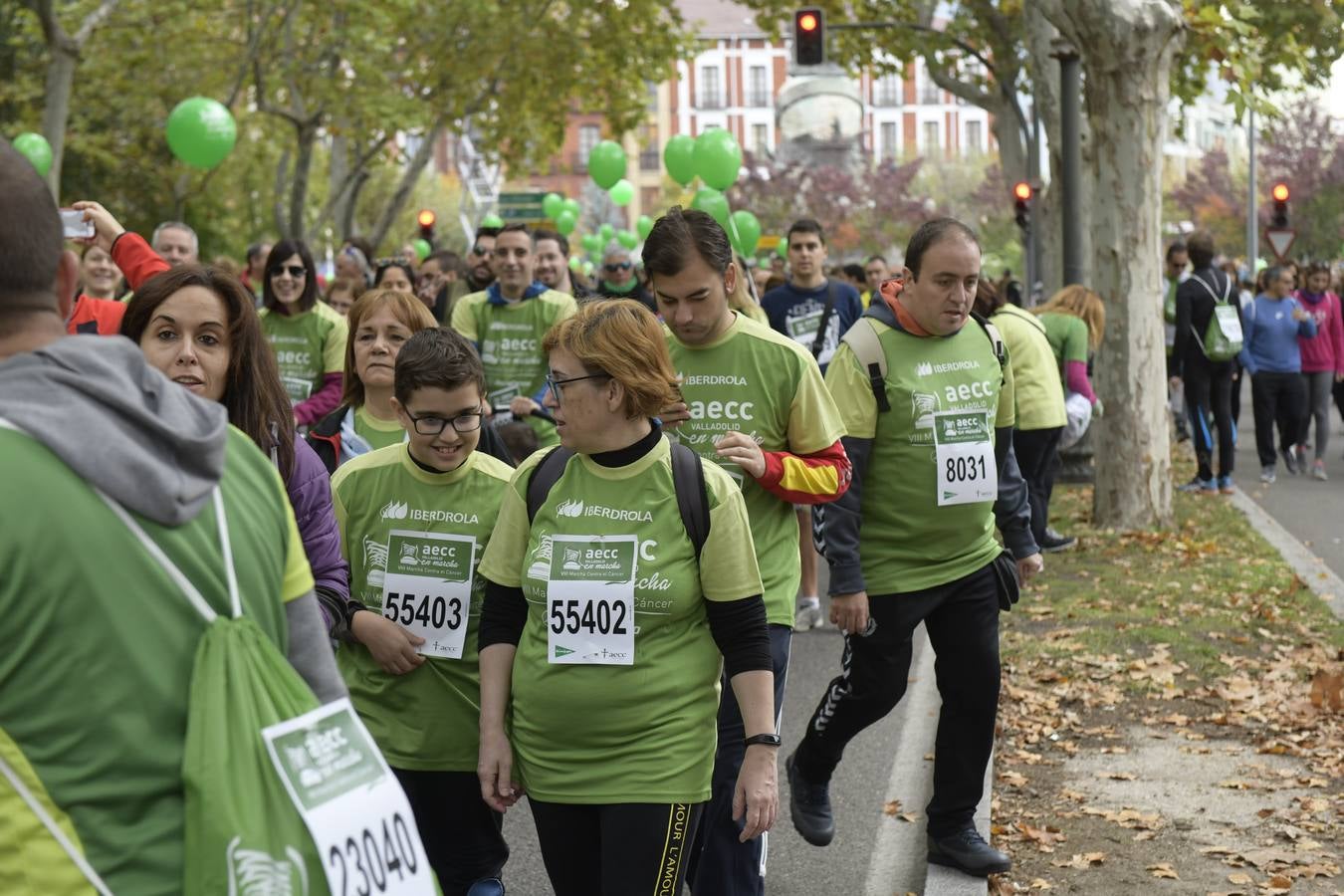 Participantes de la marcha contra el cáncer. 