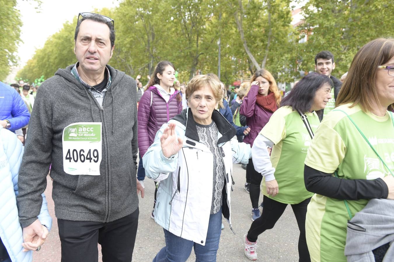 Participantes de la marcha contra el cáncer. 