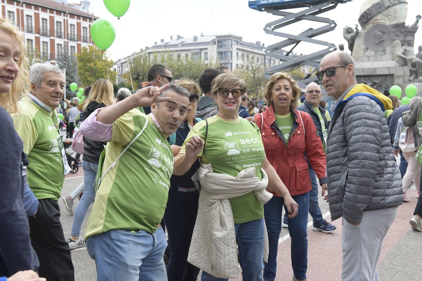 Participantes de la marcha contra el cáncer. 