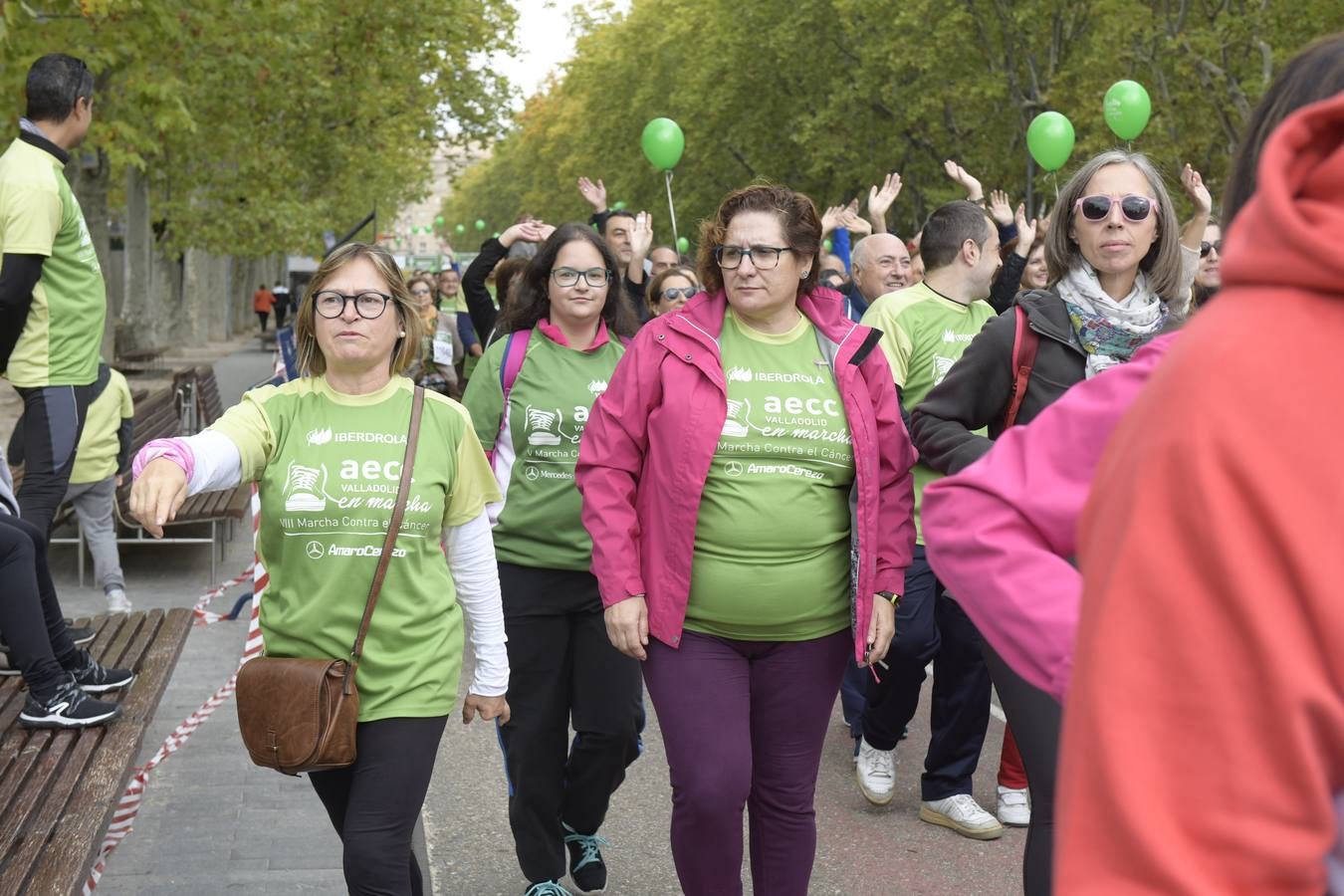 Participantes de la marcha contra el cáncer. 