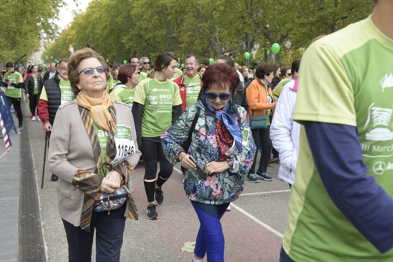 Participantes de la marcha contra el cáncer. 