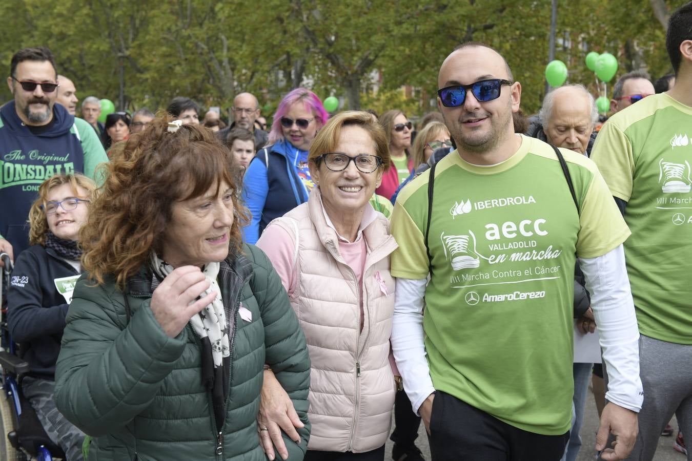 Participantes de la marcha contra el cáncer. 