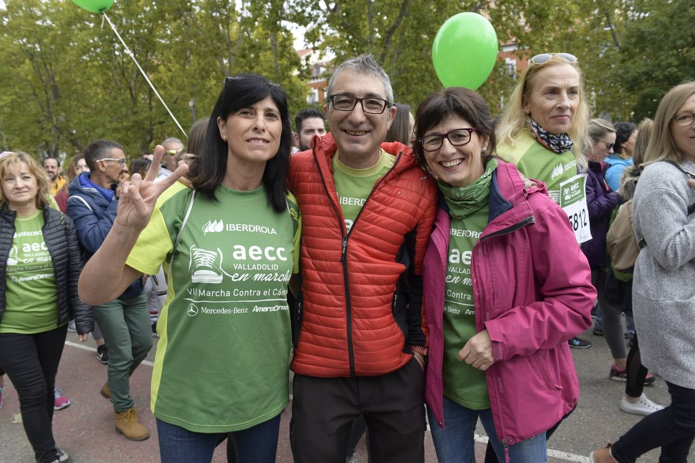 Participantes de la marcha contra el cáncer. 