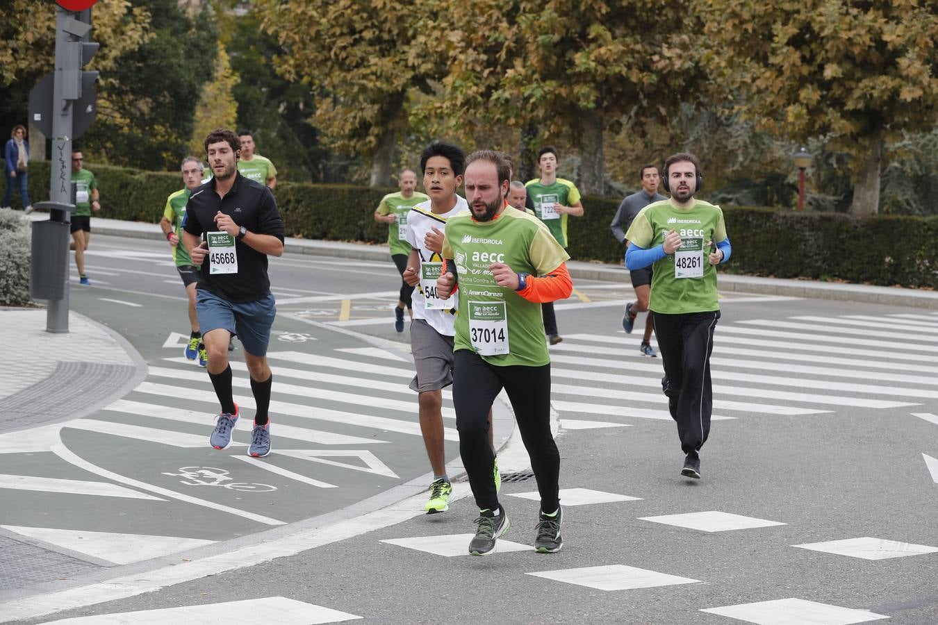 Participantes en la marcha contra el cáncer. 