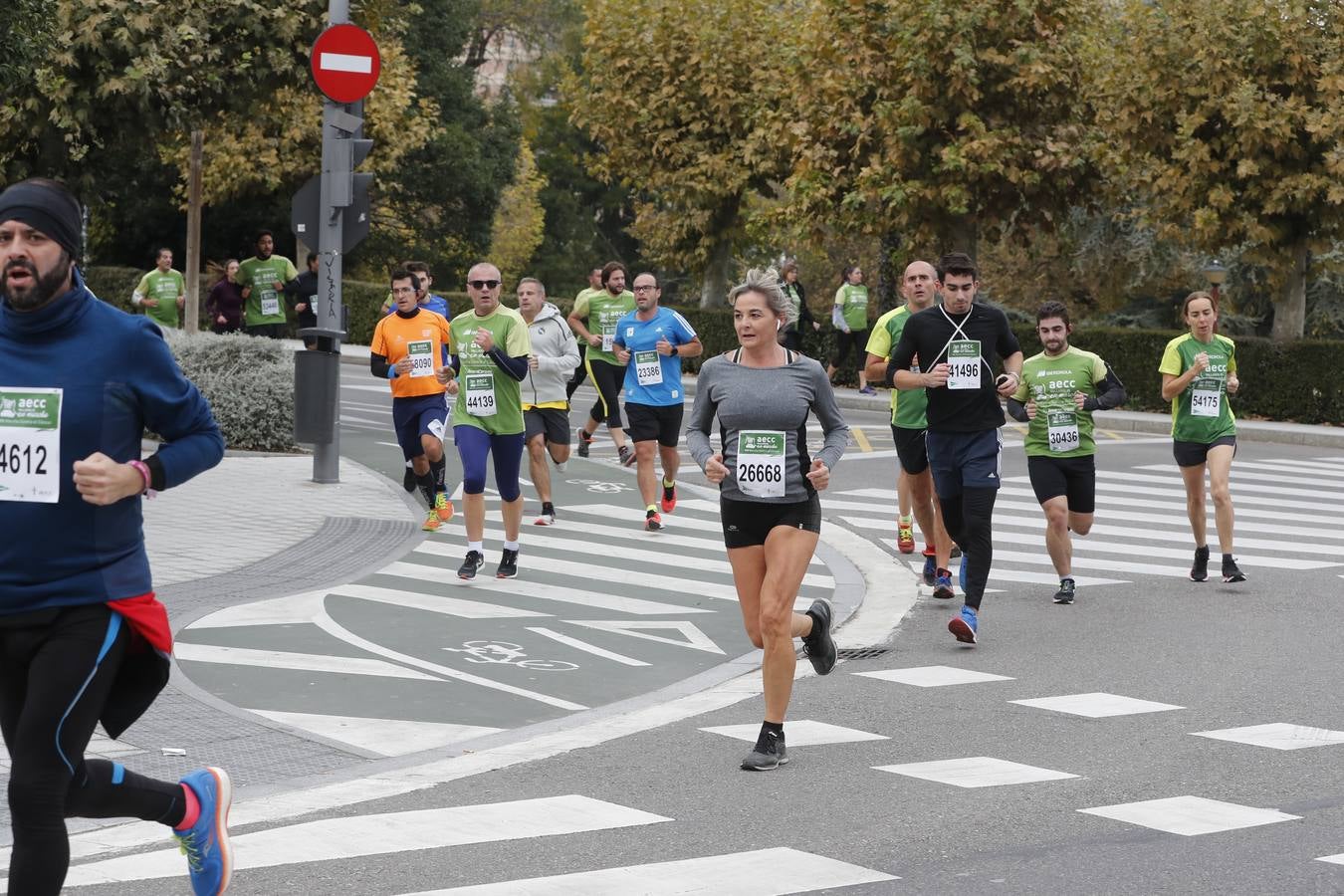 Participantes en la marcha contra el cáncer. 