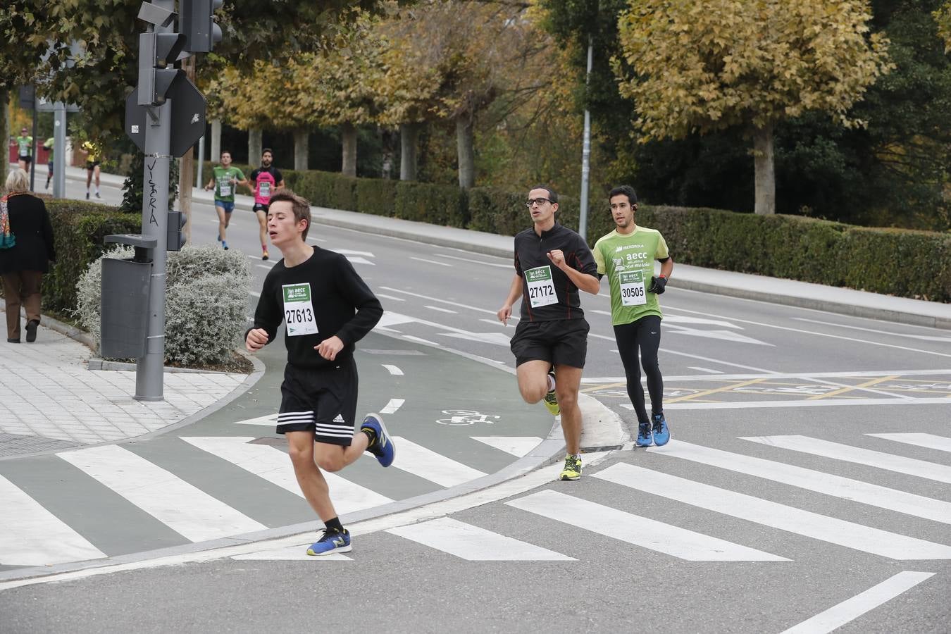 Participantes en la marcha contra el cáncer. 