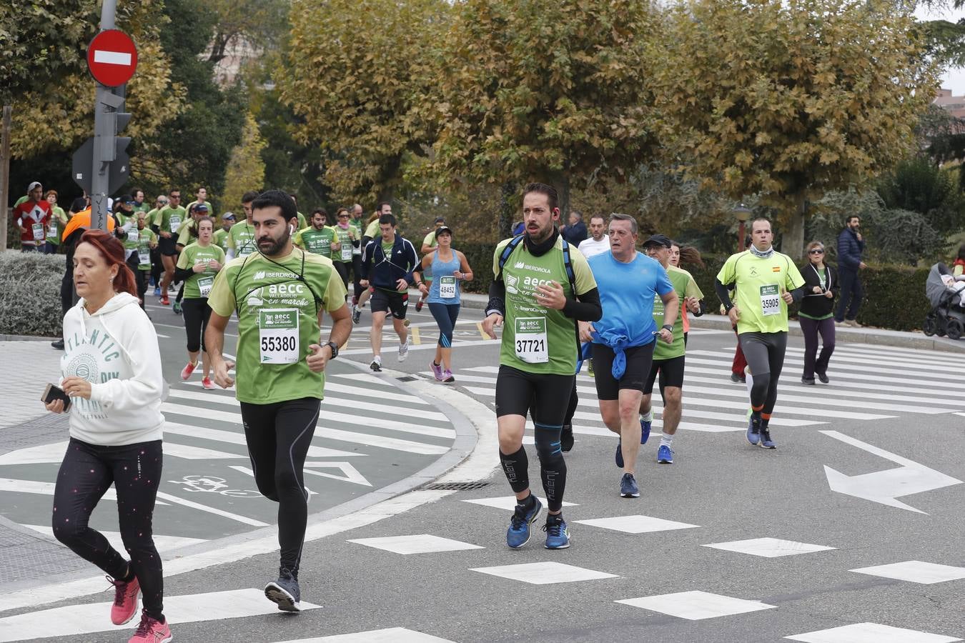 Participantes de la marcha contra el cáncer. 