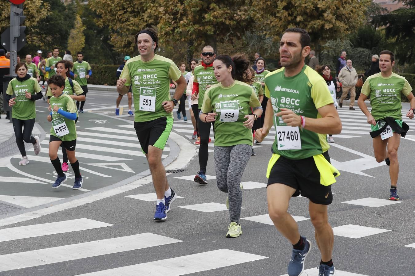 Participantes de la marcha contra el cáncer. 