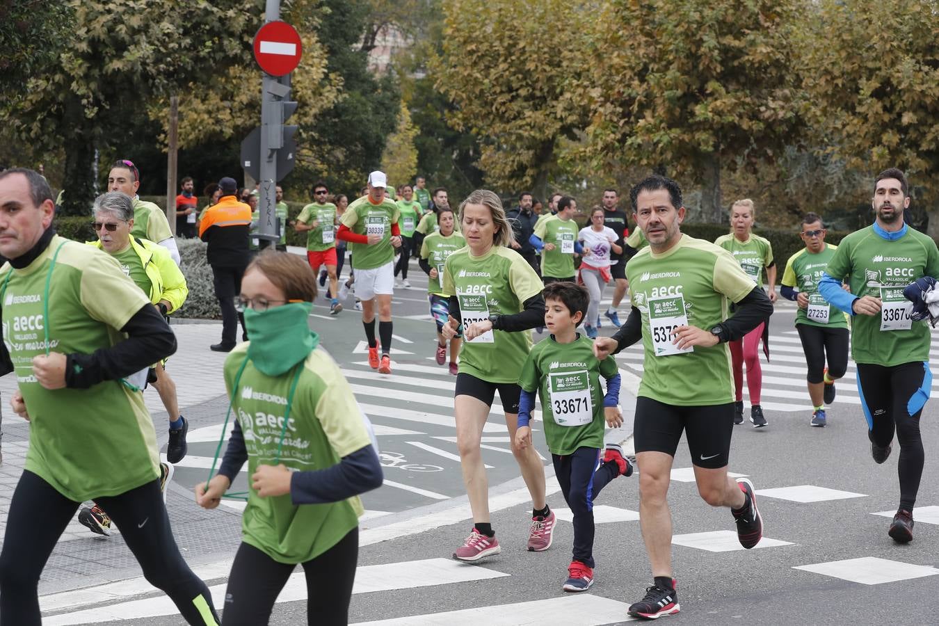 Participantes de la marcha contra el cáncer. 