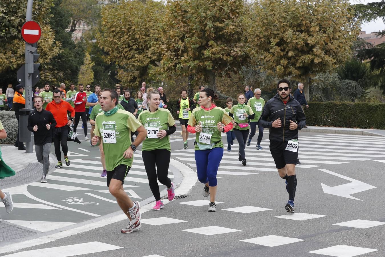 Participantes de la marcha contra el cáncer. 