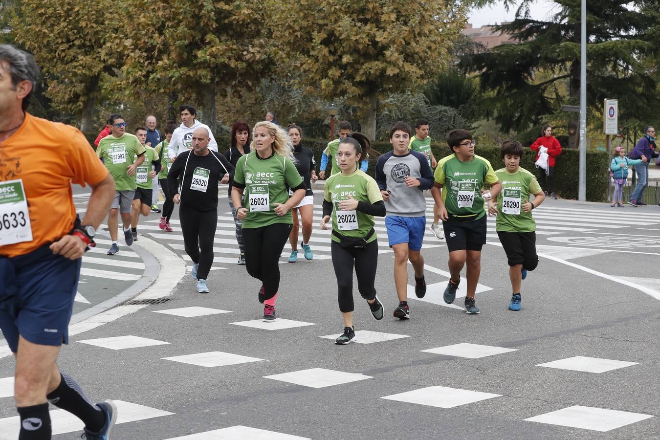 Participantes de la marcha contra el cáncer. 