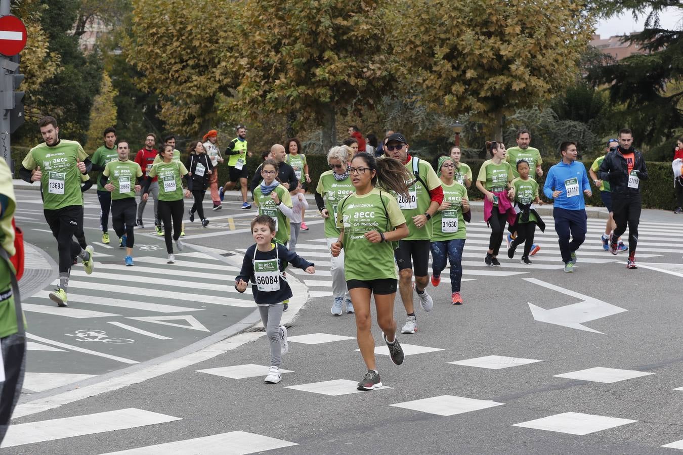 Participantes de la marcha contra el cáncer. 